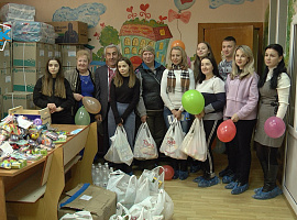 Волонтери підготували подарунки для пацієнтів онковідділення Івано-Франківської лікарні (відео)